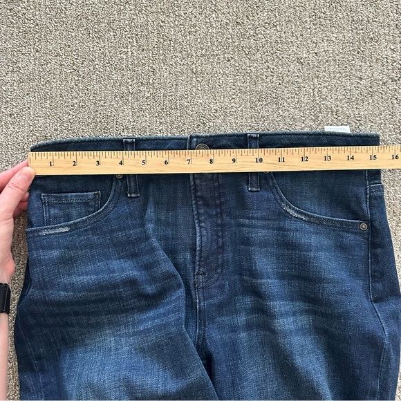 Chico's Shorts Denim So Slimming Girlfriend Shorts Size 0.5 / US 6 - Picture 5 of 7